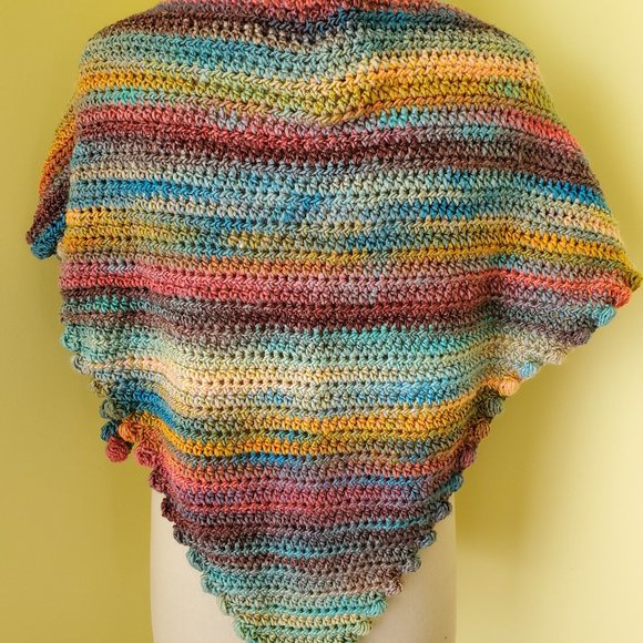 Crochet Showtime Triangle Scarf/New - Picture 4 of 9